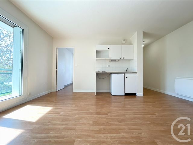 Appartement F2 à louer - 2 pièces - 34.0 m2 - CHARTRES - 28 - CENTRE - Century 21 Maitrejean Immobilier