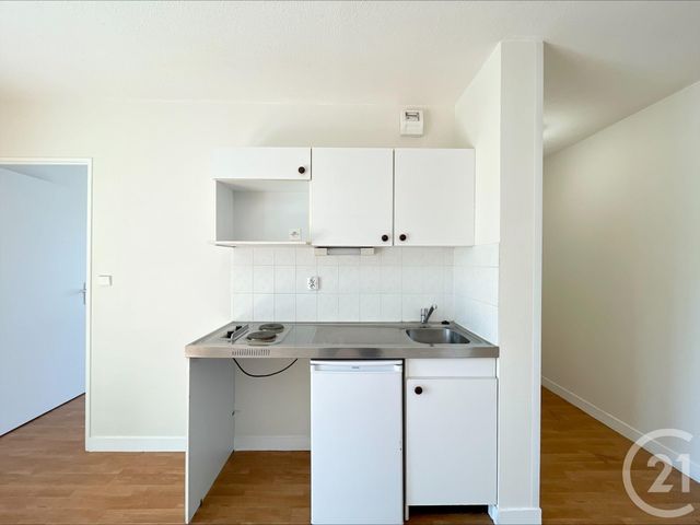 Appartement F2 à louer - 2 pièces - 34.0 m2 - CHARTRES - 28 - CENTRE - Century 21 Maitrejean Immobilier