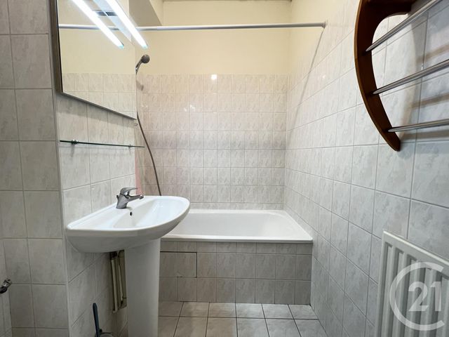 Appartement Studio à louer - 1 pièce - 22.06 m2 - CHARTRES - 28 - CENTRE - Century 21 Maitrejean Immobilier