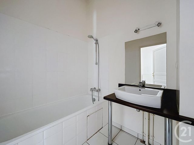 Appartement F3 à vendre - 4 pièces - 92.5 m2 - CHARTRES - 28 - CENTRE - Century 21 Maitrejean Immobilier