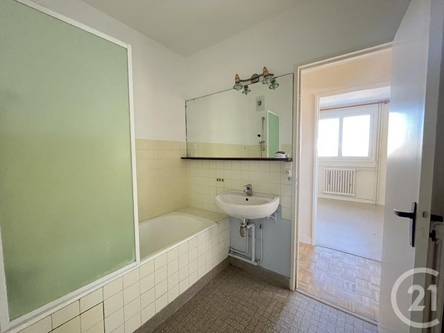 Appartement F3 à vendre - 3 pièces - 64.0 m2 - CHARTRES - 28 - CENTRE - Century 21 Maitrejean Immobilier