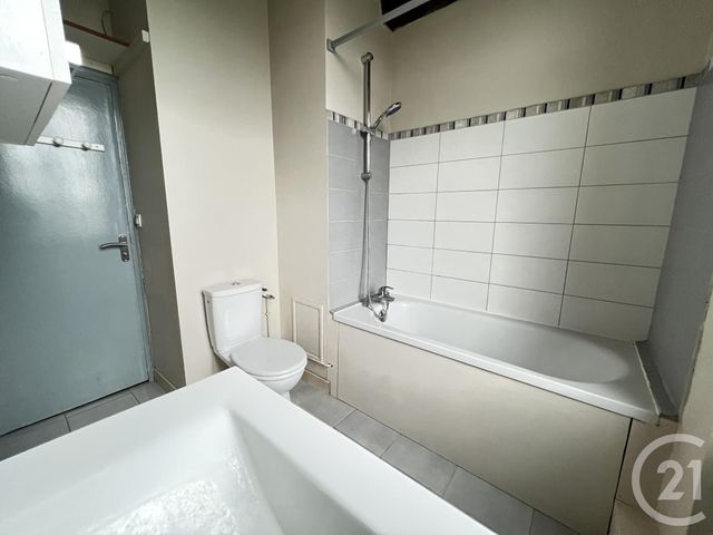 Appartement T2 à louer - 2 pièces - 46.46 m2 - CHARTRES - 28 - CENTRE - Century 21 Maitrejean Immobilier