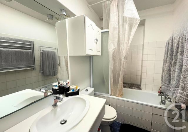 Appartement T2 à louer - 2 pièces - 44.62 m2 - CHARTRES - 28 - CENTRE - Century 21 Maitrejean Immobilier