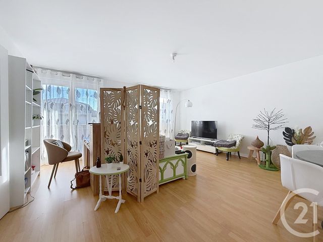 Appartement T4 à vendre - 4 pièces - 111.5 m2 - CHARTRES - 28 - CENTRE - Century 21 Maitrejean Immobilier