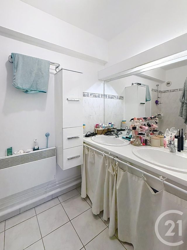 Appartement T4 à vendre - 4 pièces - 111.5 m2 - CHARTRES - 28 - CENTRE - Century 21 Maitrejean Immobilier