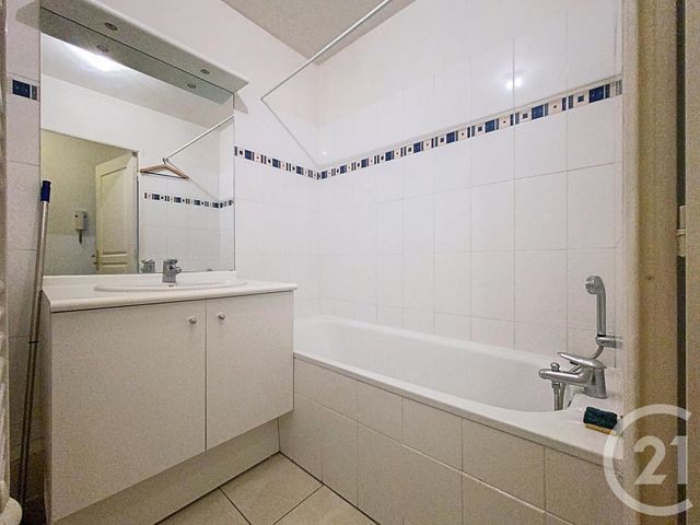 Appartement F1 à vendre - 1 pièce - 31.64 m2 - CHARTRES - 28 - CENTRE - Century 21 Maitrejean Immobilier