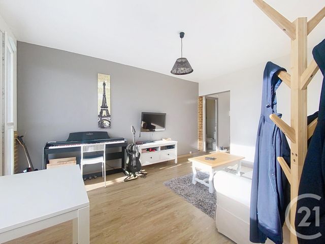 Appartement F1 à vendre - 1 pièce - 29.42 m2 - CHARTRES - 28 - CENTRE - Century 21 Maitrejean Immobilier