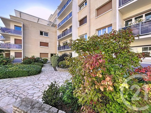 Appartement F4 à louer - 5 pièces - 121.89 m2 - CHARTRES - 28 - CENTRE - Century 21 Maitrejean Immobilier