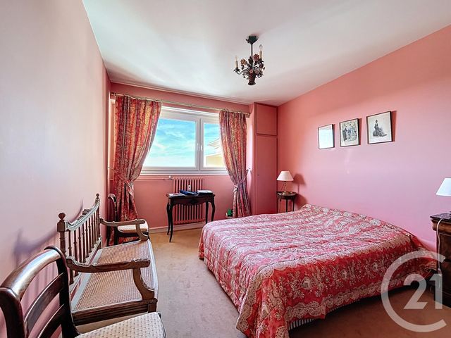 Appartement F4 à louer - 5 pièces - 121.89 m2 - CHARTRES - 28 - CENTRE - Century 21 Maitrejean Immobilier