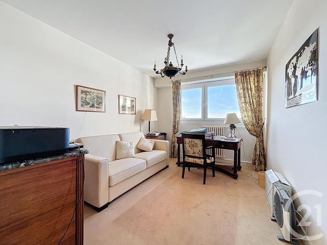 Appartement F4 à louer - 5 pièces - 121.89 m2 - CHARTRES - 28 - CENTRE - Century 21 Maitrejean Immobilier