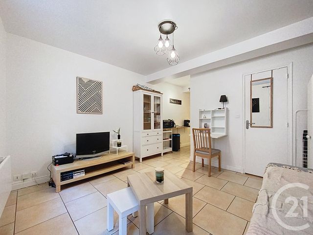 Appartement Studio à vendre - 1 pièce - 23.96 m2 - CHARTRES - 28 - CENTRE - Century 21 Maitrejean Immobilier