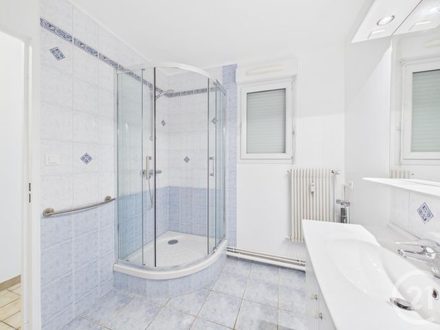 Appartement T3 à vendre - 3 pièces - 69.23 m2 - CHARTRES - 28 - CENTRE - Century 21 Maitrejean Immobilier