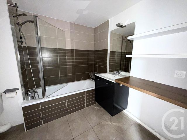 Appartement F4 à louer - 4 pièces - 83.8 m2 - CHARTRES - 28 - CENTRE - Century 21 Maitrejean Immobilier