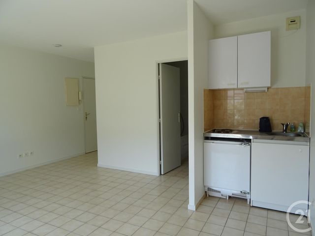 Appartement F1 à louer - 1 pièce - 27.3 m2 - CHARTRES - 28 - CENTRE - Century 21 Maitrejean Immobilier