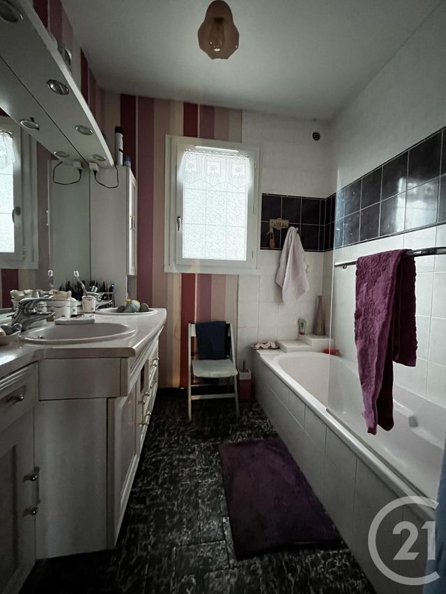 maison à louer - 6 pièces - 136.18 m2 - CHARTRES - 28 - CENTRE - Century 21 Maitrejean Immobilier