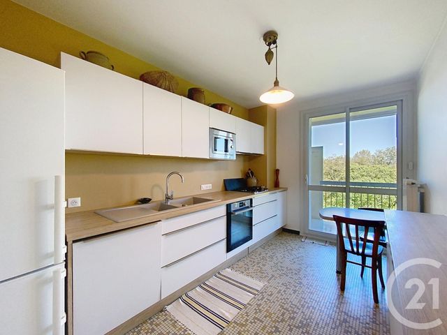 Appartement F5 à louer - 5 pièces - 100.79 m2 - CHARTRES - 28 - CENTRE - Century 21 Maitrejean Immobilier