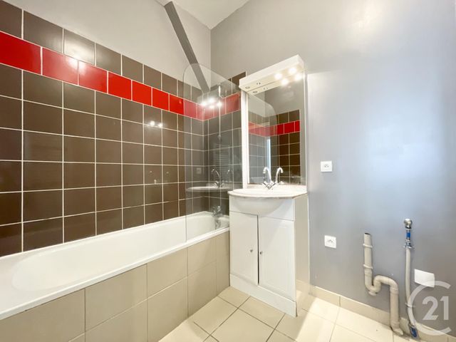 Appartement F2 à louer - 2 pièces - 47.47 m2 - CHARTRES - 28 - CENTRE - Century 21 Maitrejean Immobilier