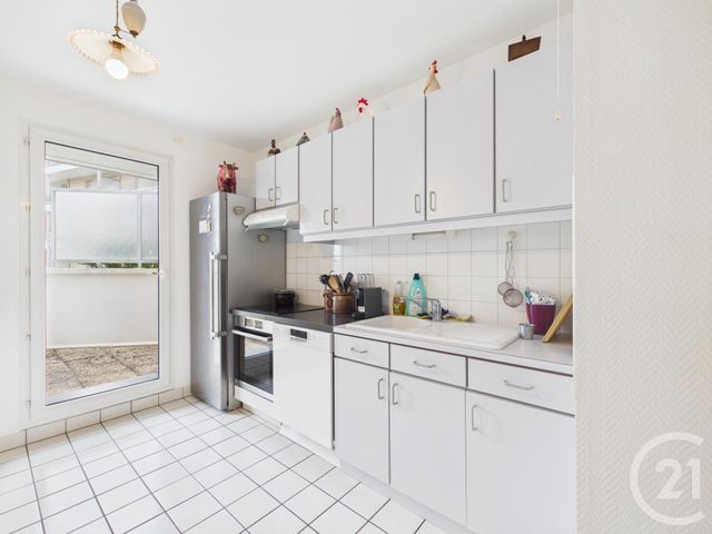 Appartement F4 à vendre - 4 pièces - 106.97 m2 - CHARTRES - 28 - CENTRE - Century 21 Maitrejean Immobilier