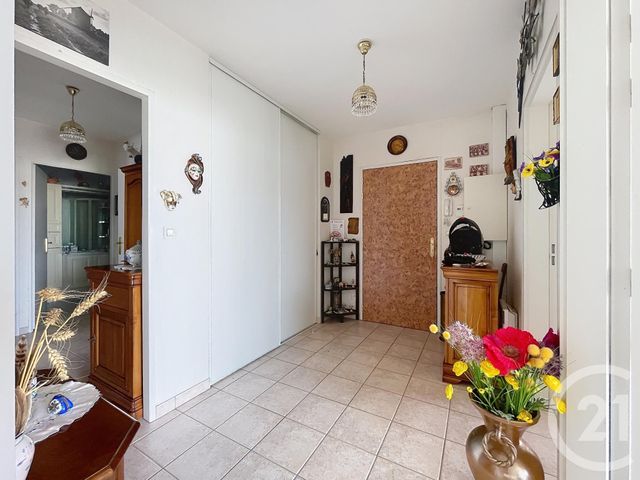 Appartement F3 à vendre - 3 pièces - 82.28 m2 - CHARTRES - 28 - CENTRE - Century 21 Maitrejean Immobilier