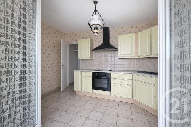 Appartement F3 à vendre - 3 pièces - 82.28 m2 - CHARTRES - 28 - CENTRE - Century 21 Maitrejean Immobilier