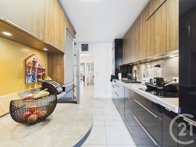 Appartement F4 à vendre - 4 pièces - 104.0 m2 - CHARTRES - 28 - CENTRE - Century 21 Maitrejean Immobilier