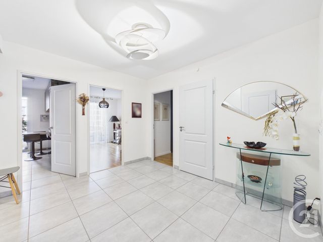 Appartement F4 à vendre - 4 pièces - 104.0 m2 - CHARTRES - 28 - CENTRE - Century 21 Maitrejean Immobilier