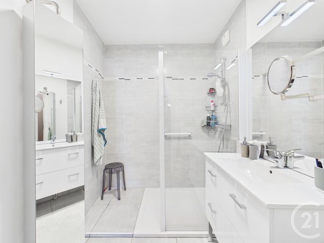 Appartement F4 à vendre - 4 pièces - 104.0 m2 - CHARTRES - 28 - CENTRE - Century 21 Maitrejean Immobilier