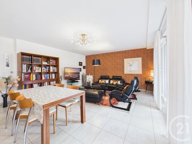 Appartement F4 à vendre - 4 pièces - 104.0 m2 - CHARTRES - 28 - CENTRE - Century 21 Maitrejean Immobilier