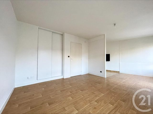 Appartement F1 à louer - 1 pièce - 29.12 m2 - CHARTRES - 28 - CENTRE - Century 21 Maitrejean Immobilier