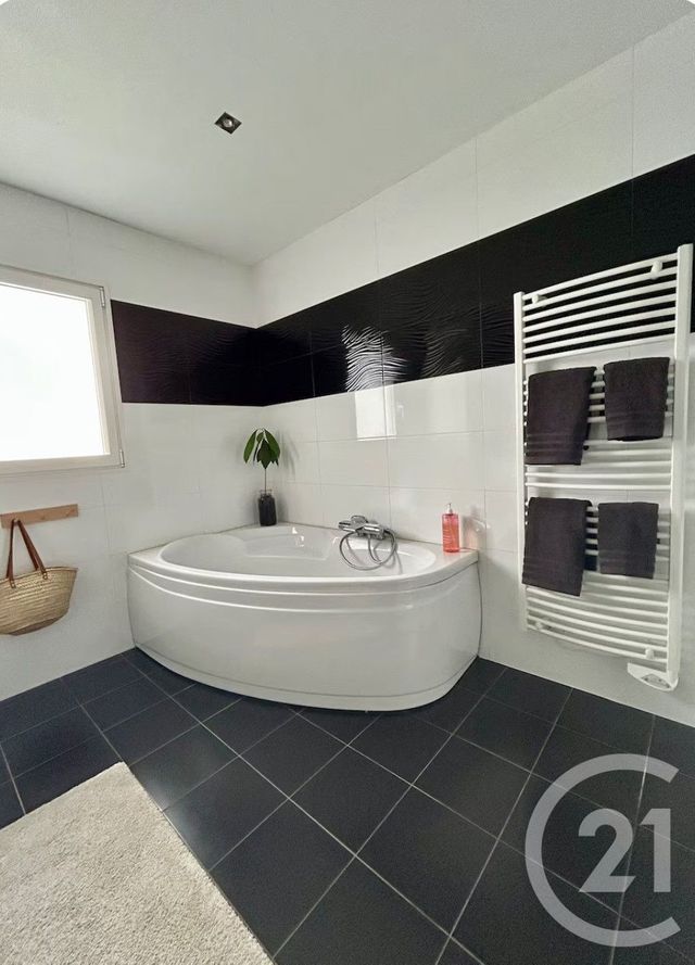 maison à vendre - 5 pièces - 198.2 m2 - PRUNAY LE GILLON - 28 - CENTRE - Century 21 Maitrejean Immobilier