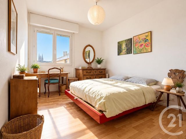 Appartement F4 à vendre - 4 pièces - 87.01 m2 - CHARTRES - 28 - CENTRE - Century 21 Maitrejean Immobilier