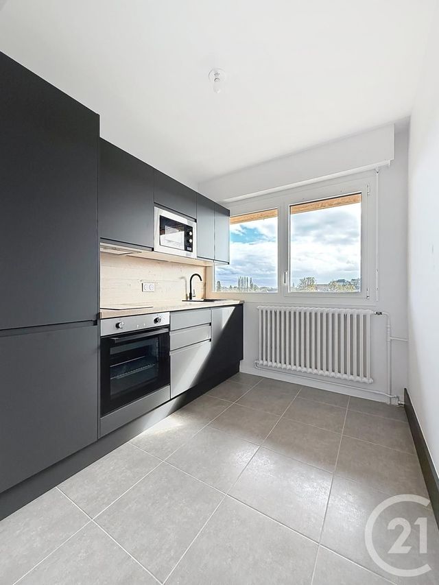 Appartement F4 à vendre - 2 pièces - 45.0 m2 - CHARTRES - 28 - CENTRE - Century 21 Maitrejean Immobilier