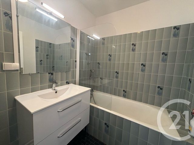 Appartement F2 à louer - 2 pièces - 52.84 m2 - CHARTRES - 28 - CENTRE - Century 21 Maitrejean Immobilier