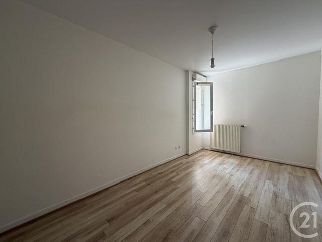 Appartement F2 à louer - 2 pièces - 53.34 m2 - CHARTRES - 28 - CENTRE - Century 21 Maitrejean Immobilier