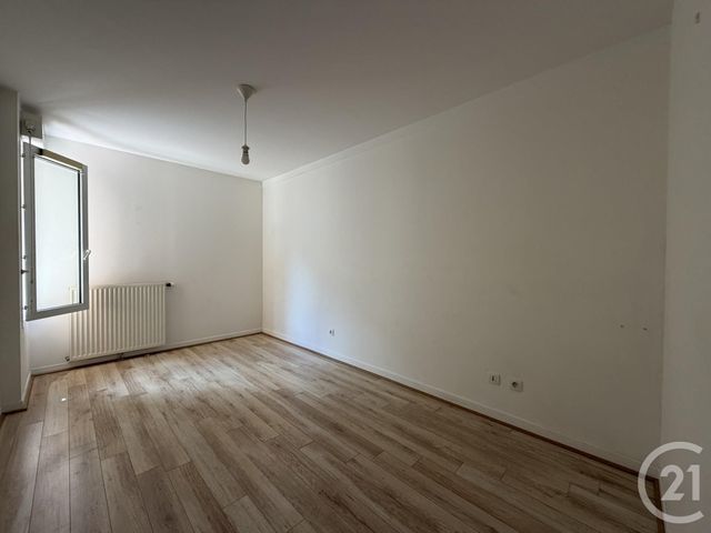Appartement F2 à louer - 2 pièces - 53.34 m2 - CHARTRES - 28 - CENTRE - Century 21 Maitrejean Immobilier