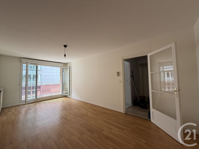 Appartement F2 à louer - 2 pièces - 53.34 m2 - CHARTRES - 28 - CENTRE - Century 21 Maitrejean Immobilier