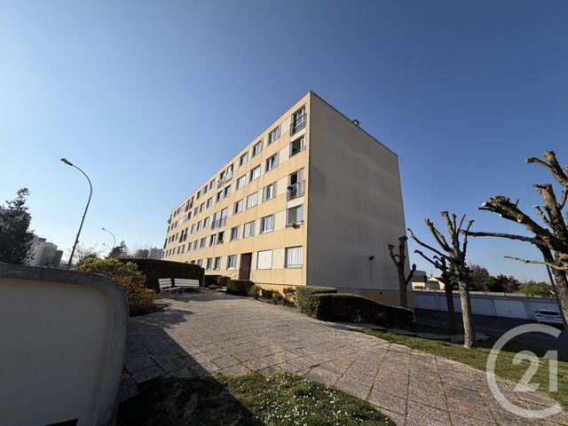 Appartement T3 à louer - 3 pièces - 68.11 m2 - MAINVILLIERS - 28 - CENTRE - Century 21 Maitrejean Immobilier