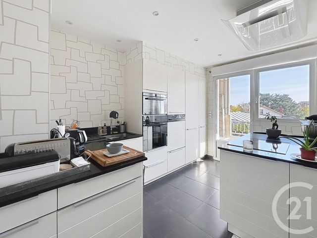 Appartement F3 à vendre - 3 pièces - 85.0 m2 - LUISANT - 28 - CENTRE - Century 21 Maitrejean Immobilier