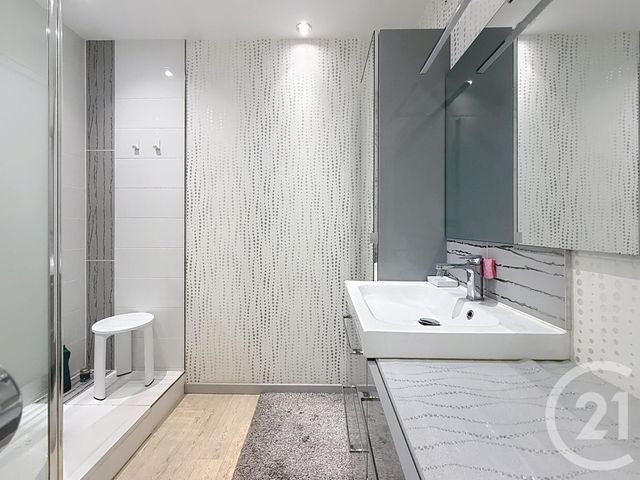 Appartement F5 à vendre - 5 pièces - 102.0 m2 - CHARTRES - 28 - CENTRE - Century 21 Maitrejean Immobilier