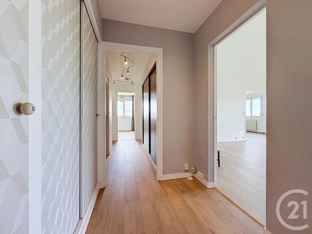 Appartement F5 à vendre - 5 pièces - 102.0 m2 - CHARTRES - 28 - CENTRE - Century 21 Maitrejean Immobilier