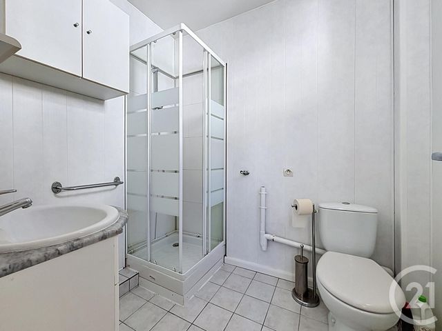 Appartement F1 à vendre - 1 pièce - 29.36 m2 - CHARTRES - 28 - CENTRE - Century 21 Maitrejean Immobilier
