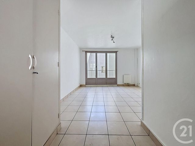 Appartement F1 à vendre - 1 pièce - 29.36 m2 - CHARTRES - 28 - CENTRE - Century 21 Maitrejean Immobilier