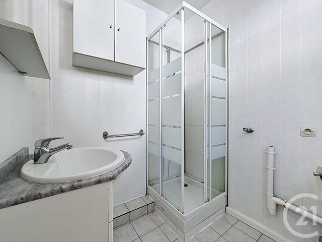 Appartement F1 à vendre - 1 pièce - 29.36 m2 - CHARTRES - 28 - CENTRE - Century 21 Maitrejean Immobilier