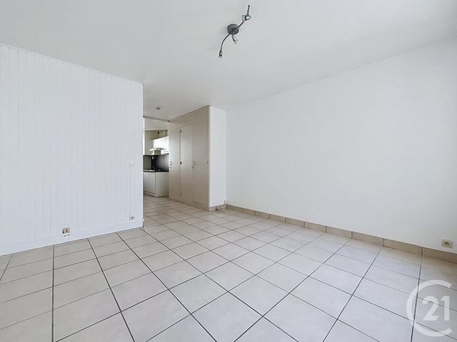 Appartement F1 à vendre - 1 pièce - 29.36 m2 - CHARTRES - 28 - CENTRE - Century 21 Maitrejean Immobilier