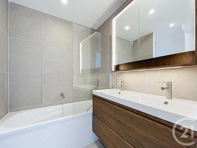Appartement T4 à vendre - 5 pièces - 109.91 m2 - CHARTRES - 28 - CENTRE - Century 21 Maitrejean Immobilier