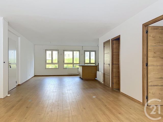 Appartement T4 à vendre - 5 pièces - 109.91 m2 - CHARTRES - 28 - CENTRE - Century 21 Maitrejean Immobilier