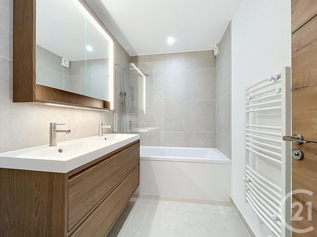 Appartement F3 à vendre - 3 pièces - 72.29 m2 - CHARTRES - 28 - CENTRE - Century 21 Maitrejean Immobilier