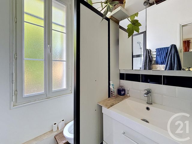 Appartement T2 à vendre - 2 pièces - 26.63 m2 - CHARTRES - 28 - CENTRE - Century 21 Maitrejean Immobilier