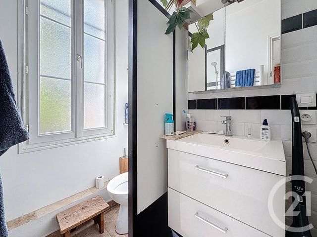 Appartement T2 à vendre - 2 pièces - 26.63 m2 - CHARTRES - 28 - CENTRE - Century 21 Maitrejean Immobilier