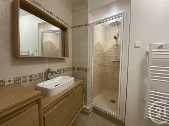 Appartement F2 à louer - 2 pièces - 46.77 m2 - CHARTRES - 28 - CENTRE - Century 21 Maitrejean Immobilier